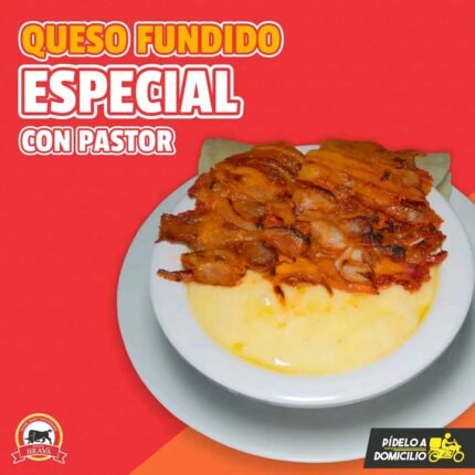 Queso fundido con chorizo, tortillas